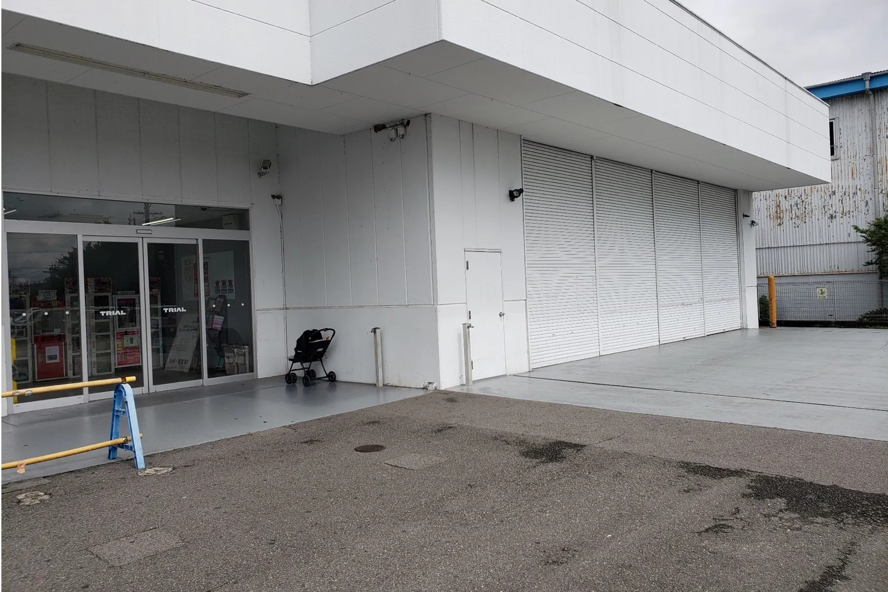 【スーパーセンタートライアル半田亀崎店】キッチンカー(調理営業)出店限定/屋外スペース