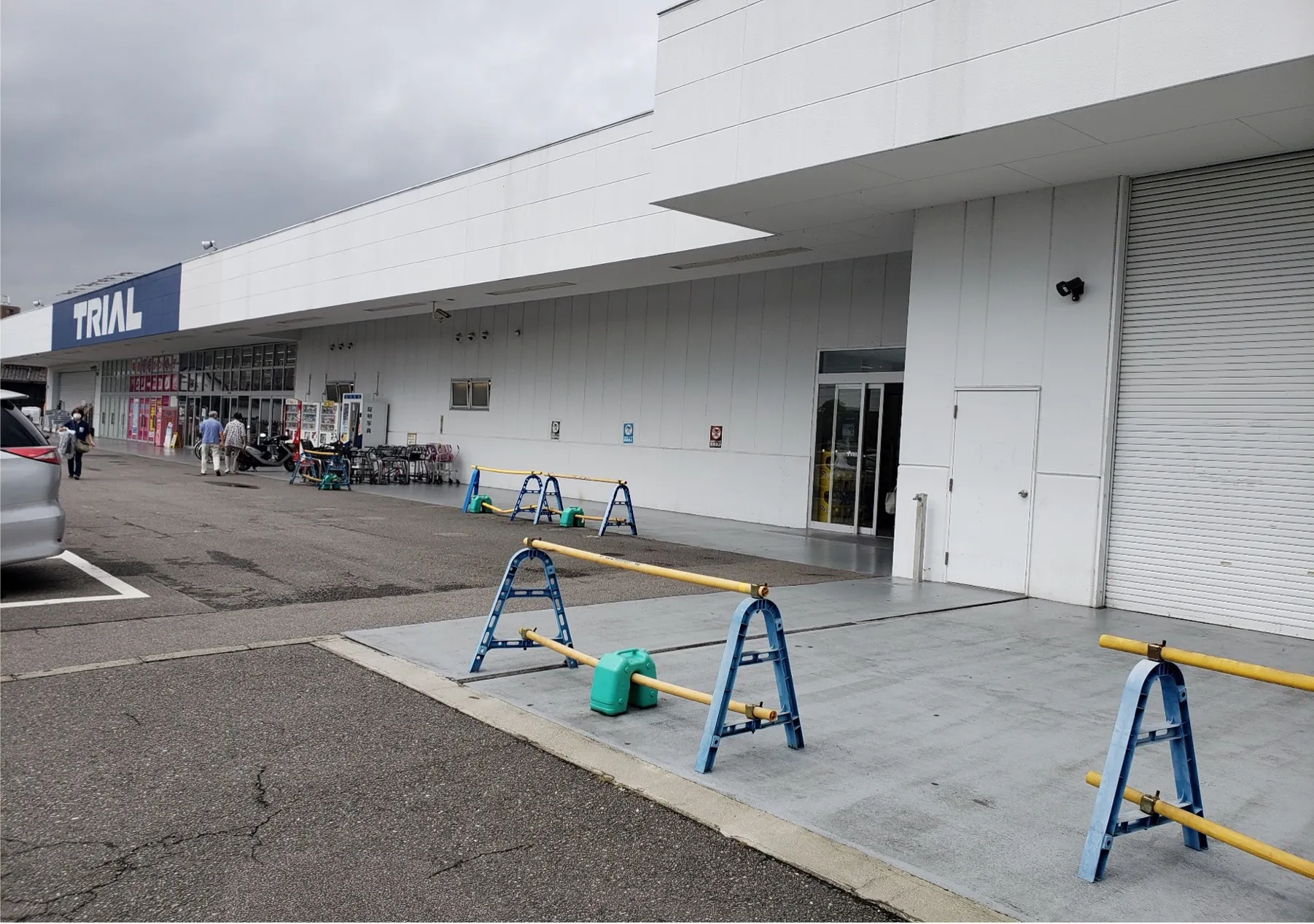 【スーパーセンタートライアル半田亀崎店】キッチンカー(調理営業)出店限定/屋外スペース