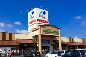 【フレスタ新見店】キッチンカーに利用可能な店頭入り口スペース