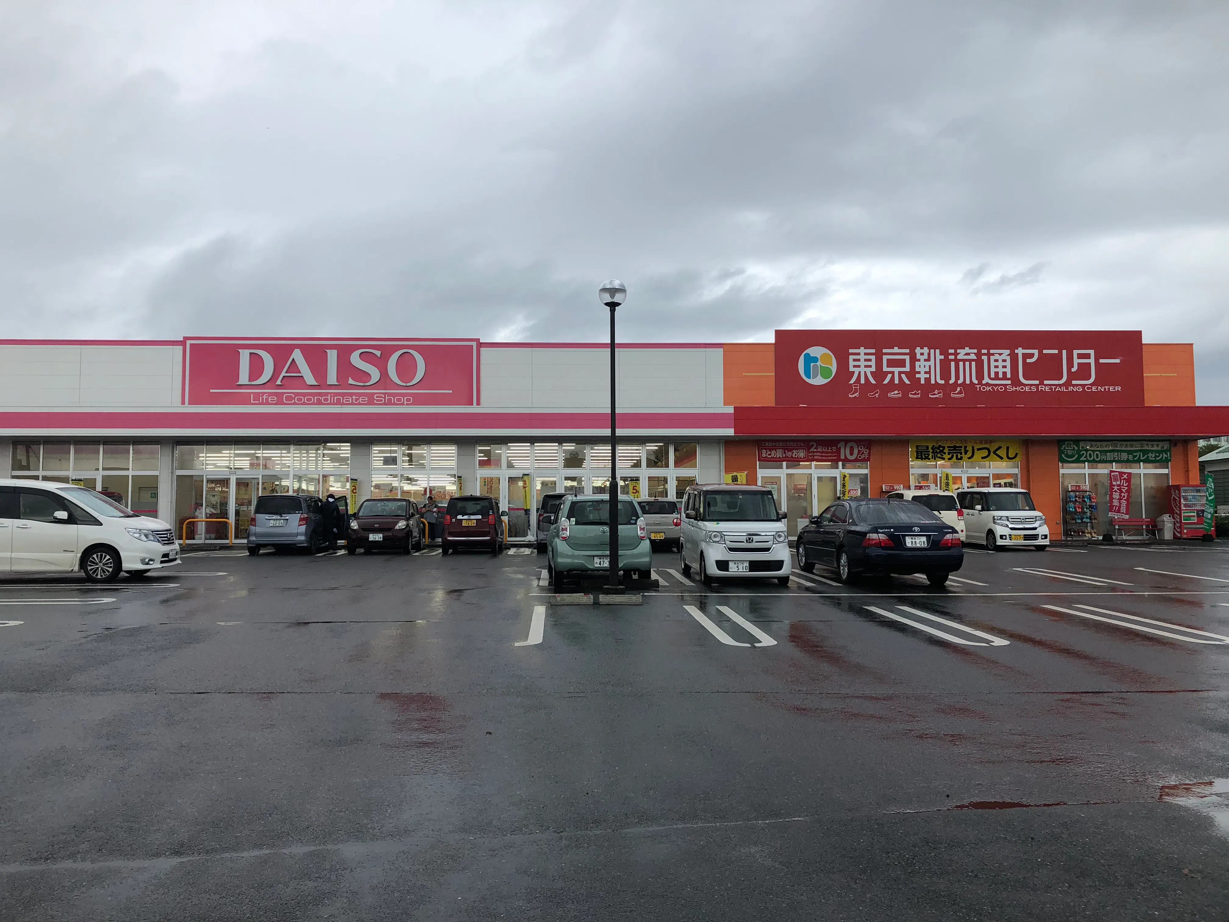 【フレスポ菊池】駐輪場利用車に向けた販促イベントに適した屋外スペース