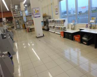 【ザ・ビッグ大曲福田店】レジ横催事スペース② 販促プロモーションや物販に最適なスーパー店内催事イベントスペース