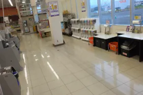 【ザ・ビッグ大曲福田店】レジ横催事スペース② 販促プロモーションや物販に最適なスーパー店内催事イベントスペース