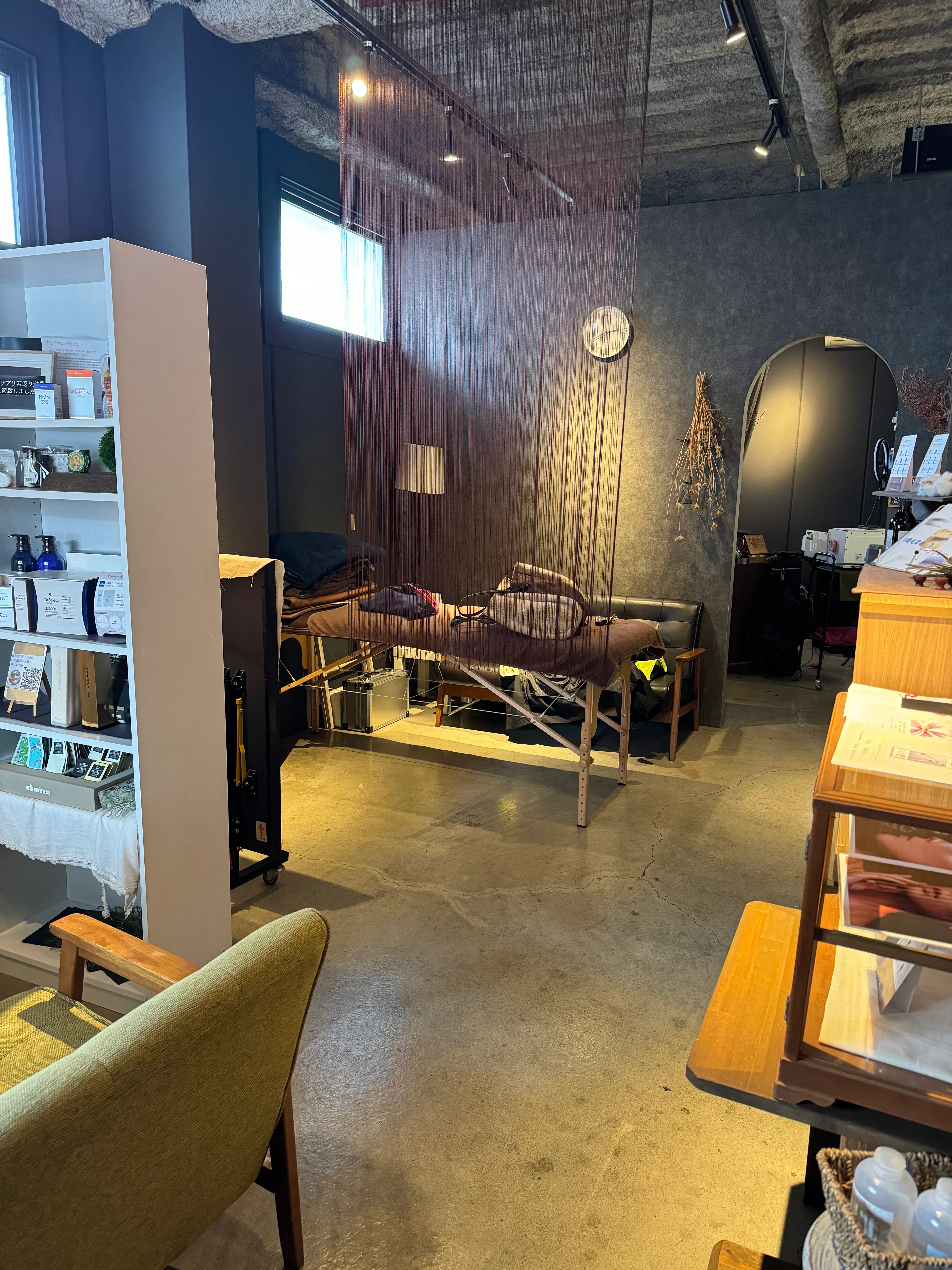 【大阪府堺市】ネイルやマツエクの施術可能✳︎またポップアップや展示会などで利用可能な落ち着いた空間のイベントスペース