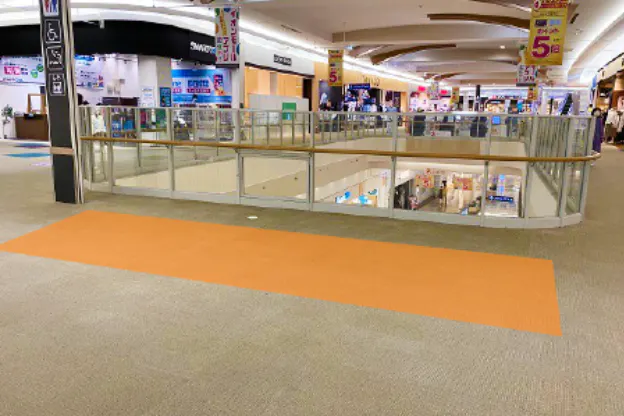 【イオンモールかほく*】グローバルワーク前ブリッジ