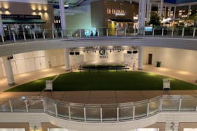 【あべのキューズモール】「3F スカイコート」 ステージイベントやサンプリングイベントに最適