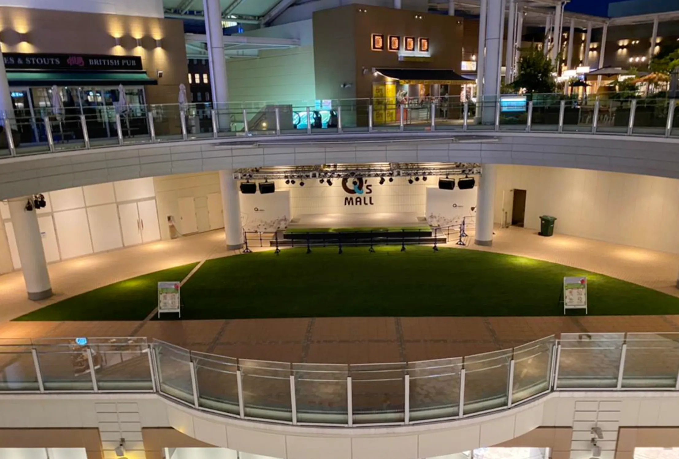 【あべのキューズモール】「3F スカイコート」 ステージイベントやサンプリングイベントに最適