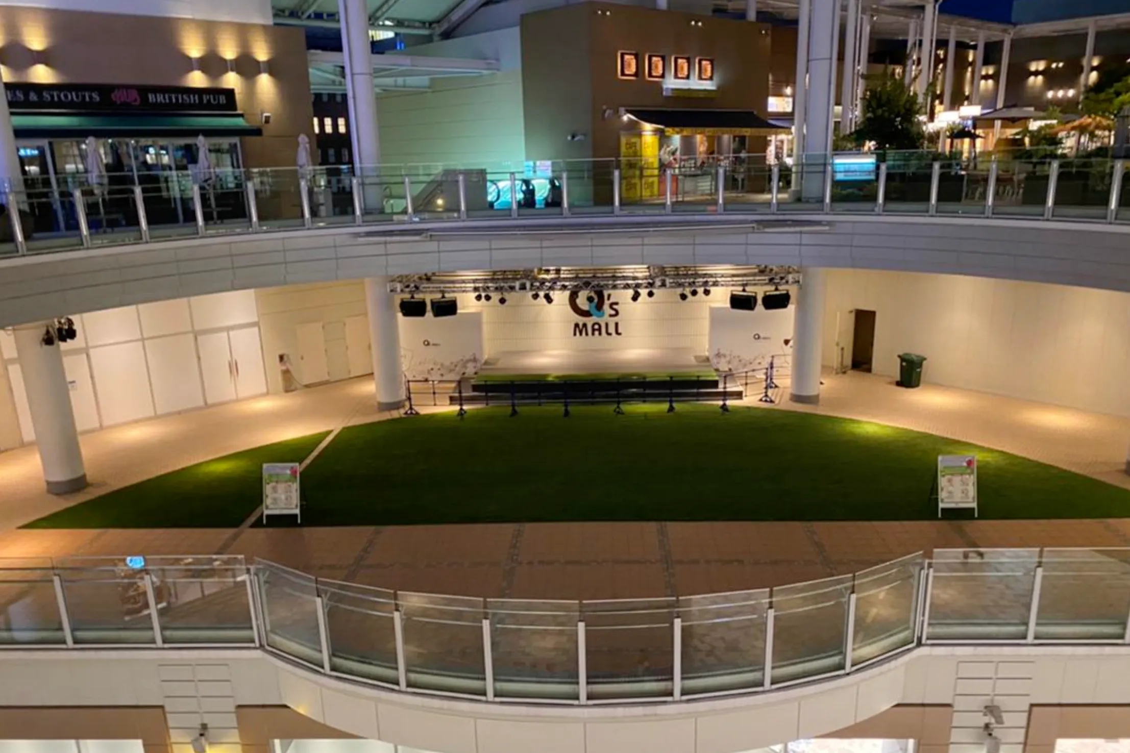 【あべのキューズモール】「3F スカイコート」 ステージイベントやサンプリングイベントに最適