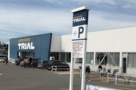 【スーパーセンタートライアル岩見沢店】キッチンカー(調理営業)出店限定/屋外スペース