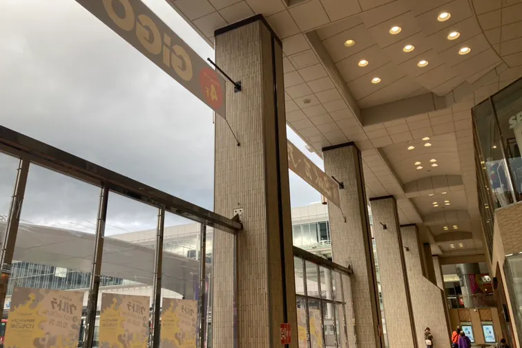 【マリエとやま】ポップアップストアや各種PR利用に適した人通りの多い半屋外のイベントスペース