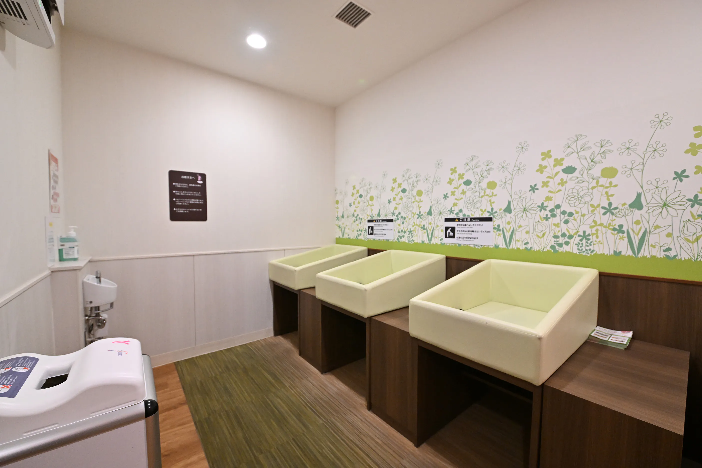 【イオンモール長久手】モール内広告 ベビールーム(3F)