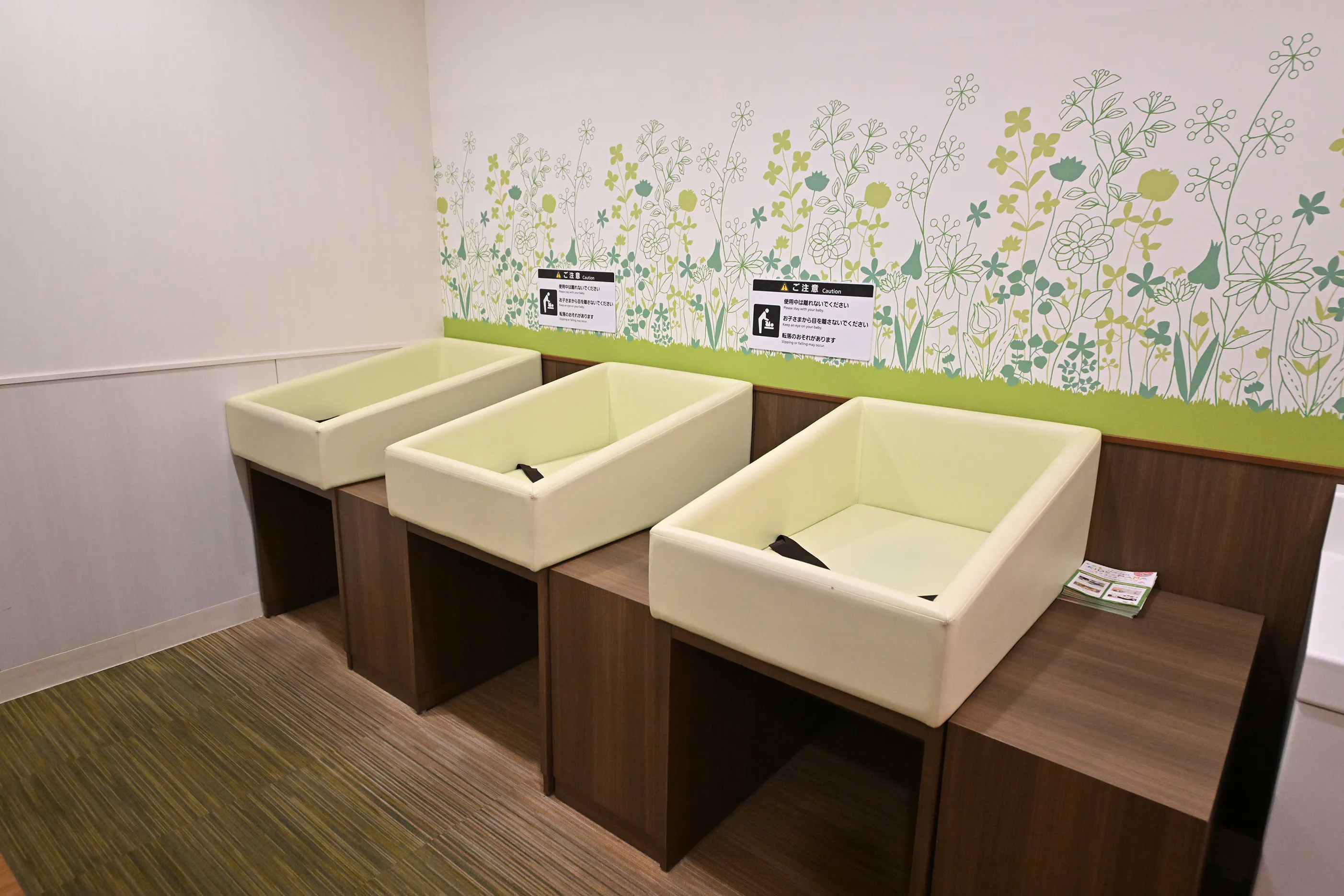 【イオンモール長久手】モール内広告 ベビールーム(3F)