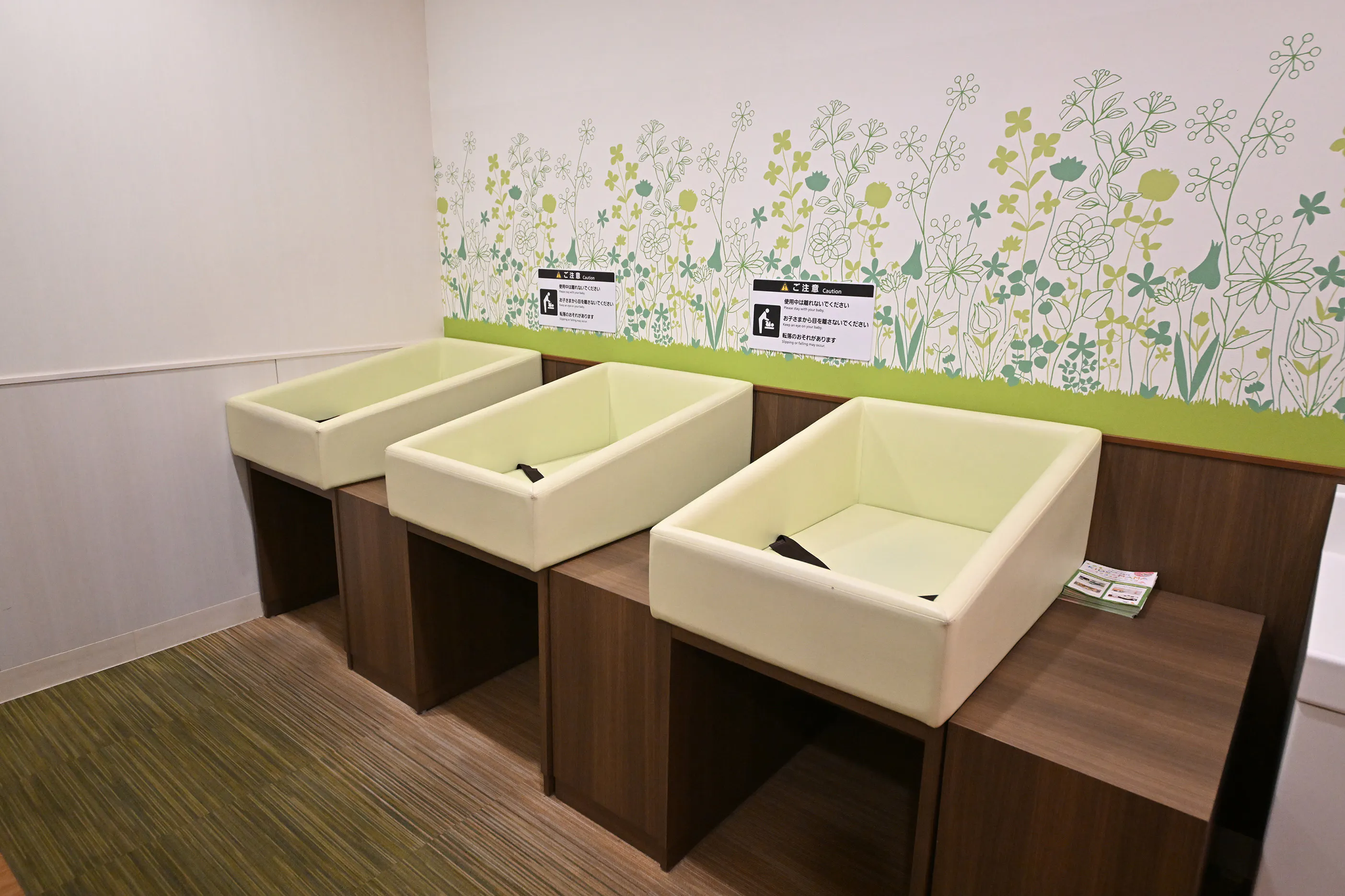 【イオンモール長久手】モール内広告　ベビールーム（3F）