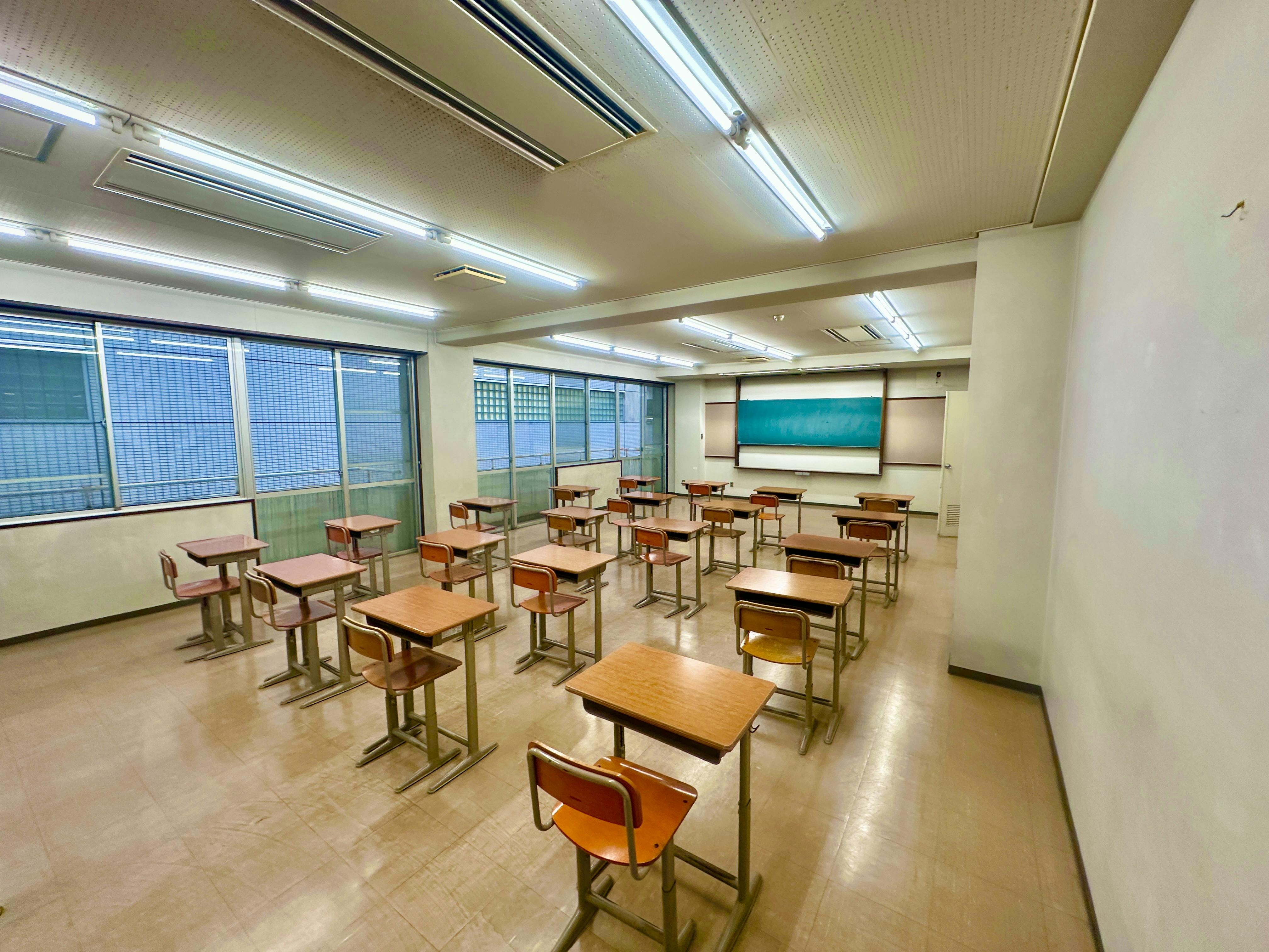 【飯田橋駅2分】撮影やイベントに最適な学校跡地のレンタルスペース(ビル一棟貸し)