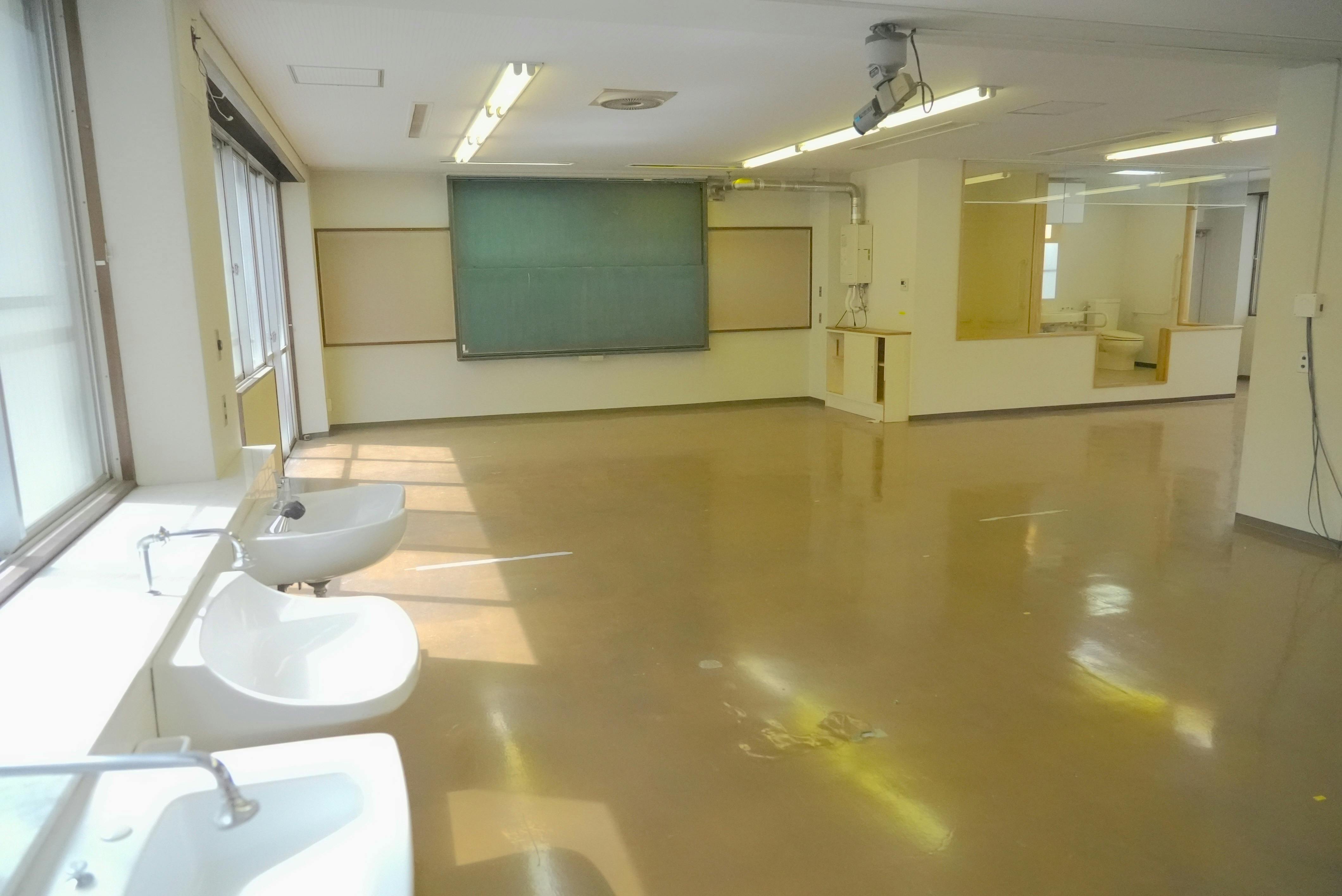 【飯田橋駅2分】撮影やイベントに最適な学校跡地のレンタルスペース（ビル一棟貸し）