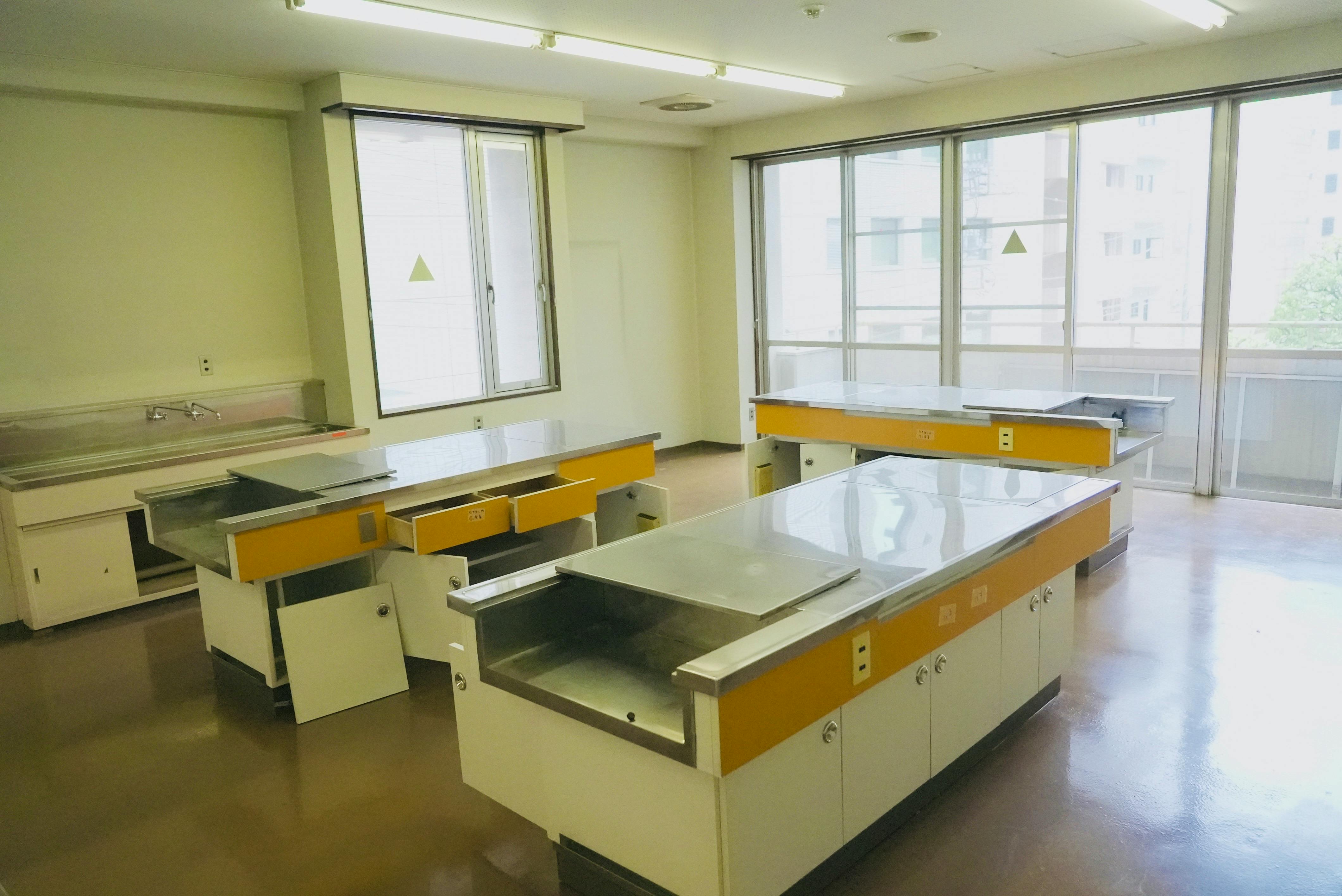 【飯田橋駅2分】撮影やイベントに最適な学校跡地のレンタルスペース（ビル一棟貸し）