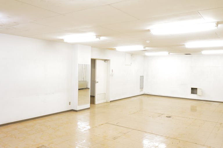 ãé£¯ç°æ©é§
2åãæ®åœ±ãã€ãã³ãã«æé©ãªåŠæ ¡è·¡å°ã®ã¬ã³ã¿ã«ã¹ããŒã¹ïŒãã«äžæ£è²žãïŒã®ç»å15