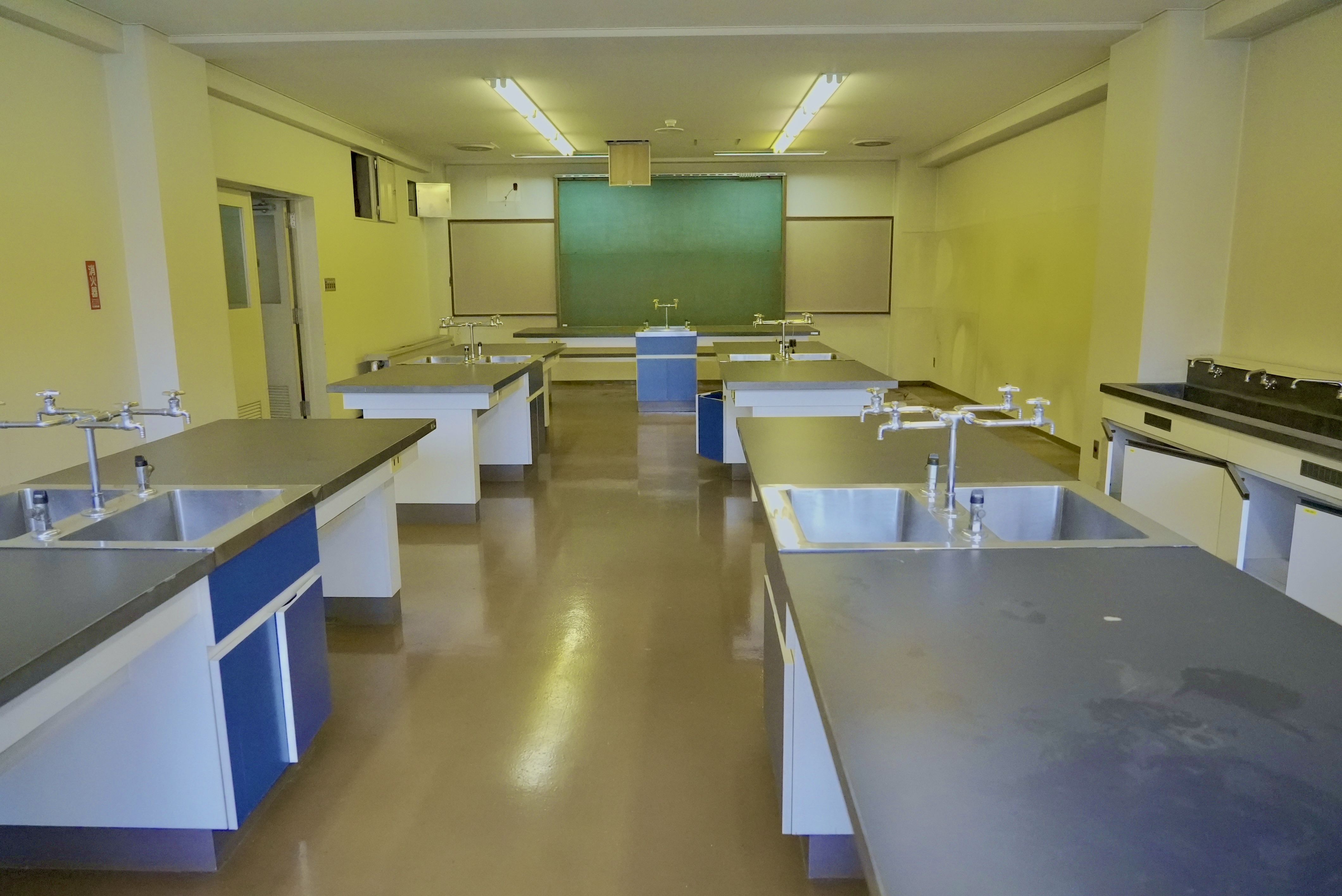 【飯田橋駅2分】撮影やイベントに最適な学校跡地のレンタルスペース（ビル一棟貸し）