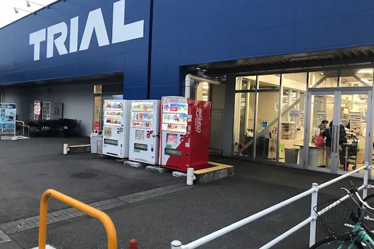 【スーパーセンタートライアル小山店】キッチンカー(調理営業)出店限定/屋外スペース ※ケバブと焼鳥利用不可の画像3