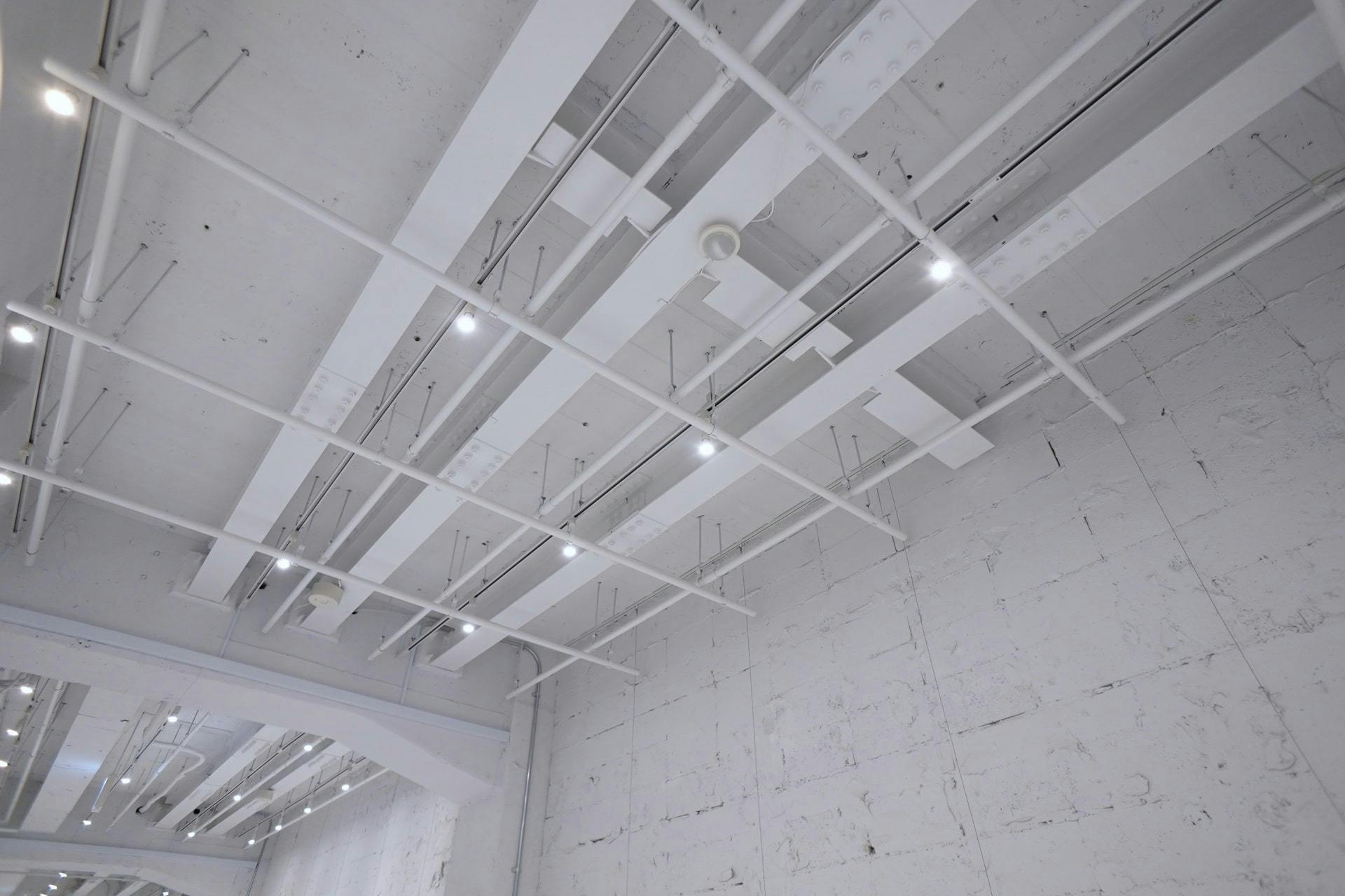 【明治神宮前<原宿>駅2分】アパレルの展示販売会やアート展、招待制のイベントに最適な200名収容可能なイベントスペース