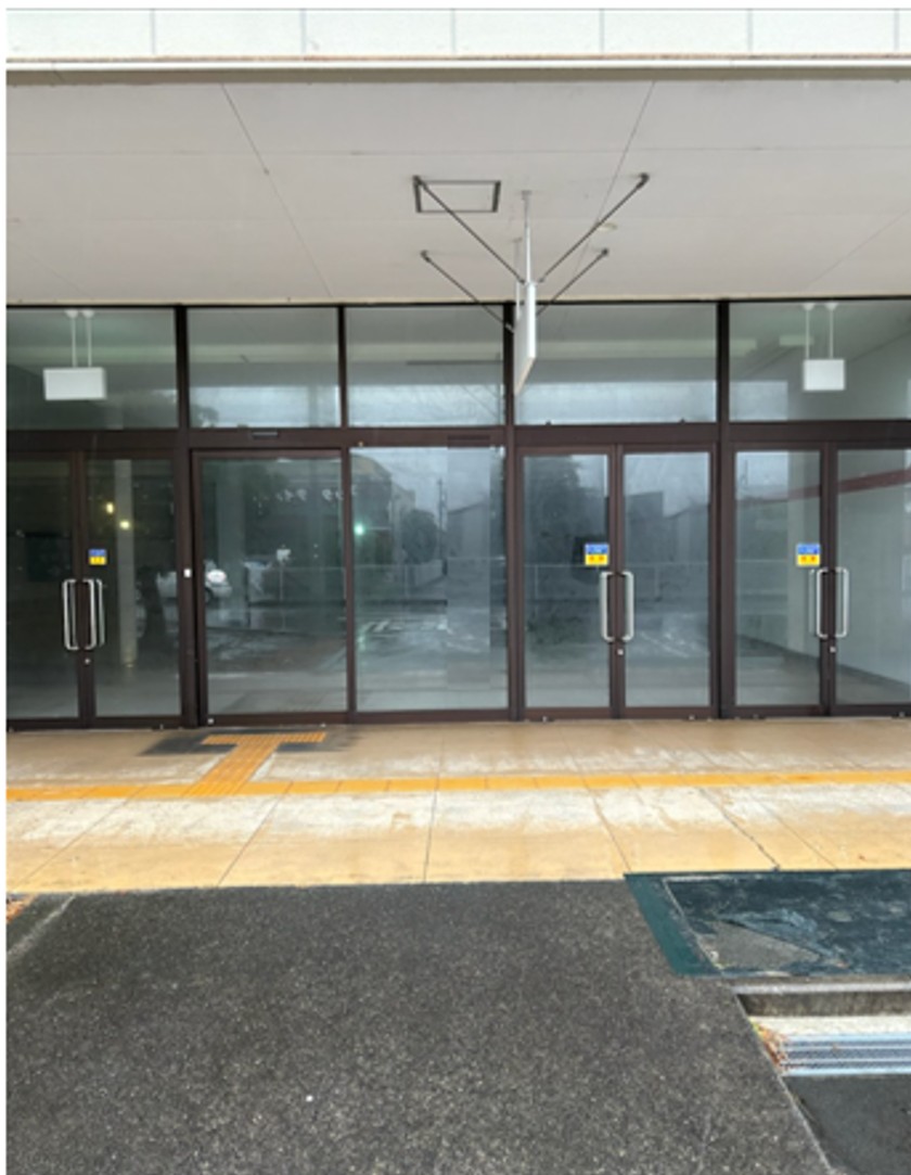 【西友　松長店】＜料金改定：お値下げしました＞ 1階テナント跡区画 (薬局テナントと100均テナントの間)　プロモーション用途や物販、食物販のポップアップストアに最適なスーパー店内催事イベントスペース