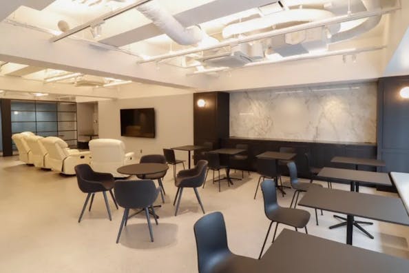 【外苑前駅1分】美容室・ネイル・個室・スタジオ・ラウンジまで揃う複合型シェアサロン(全面貸切)