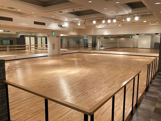 【大阪ベイタワー／ダンススタジオ】ヨガやダンスのワークショップ、発表会や展示イベントに適した弁天町駅直結のスタジオスペース