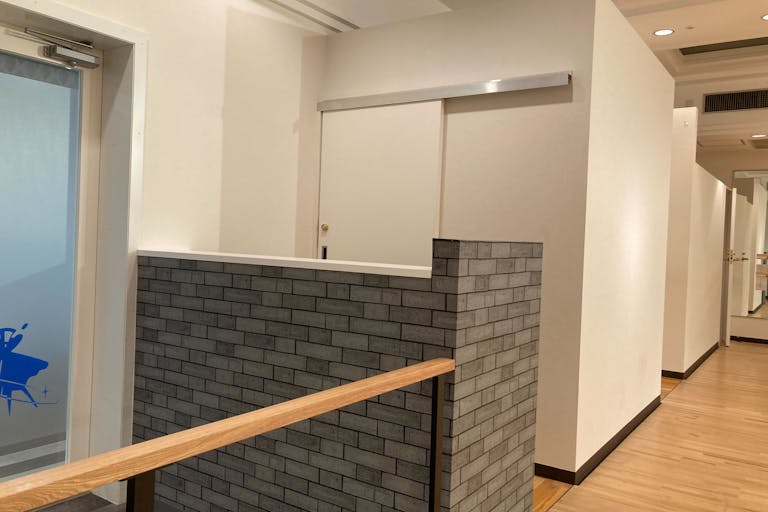 入り口(カウンター側面)