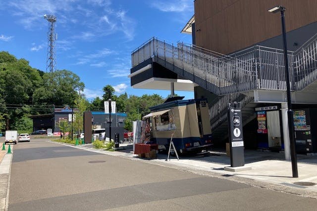 【BRANCH仙台】 キッチンカー出店が可能なEAST1F西側屋外スペース