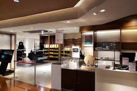 【有楽町マルイ】7階 カレンダリウムD08【物販】木調の落ち着いた内装が特徴、展示や体験ワークショップに最適