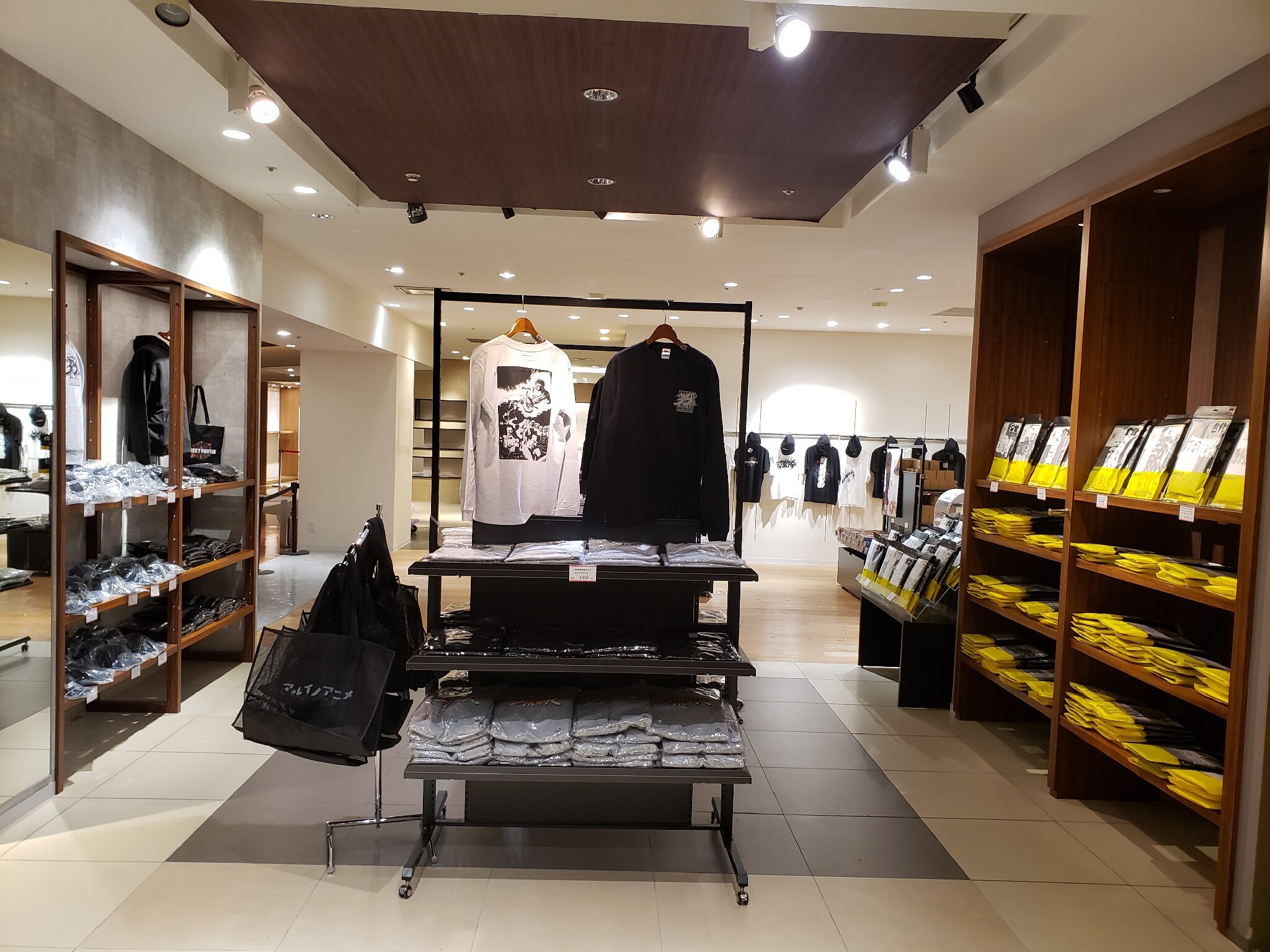 【有楽町マルイ】7階 カレンダリウムD08【物販】木調の落ち着いた内装が特徴、展示や体験ワークショップに最適