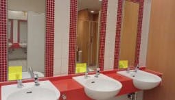 【イオンモール鶴見緑地】モール内広告 化粧室の画像