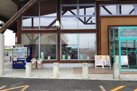 【ダイナム群馬吉井店】プロモーションイベントに最適なアミューズメント施設のイベントスペース(店舗出入口前)