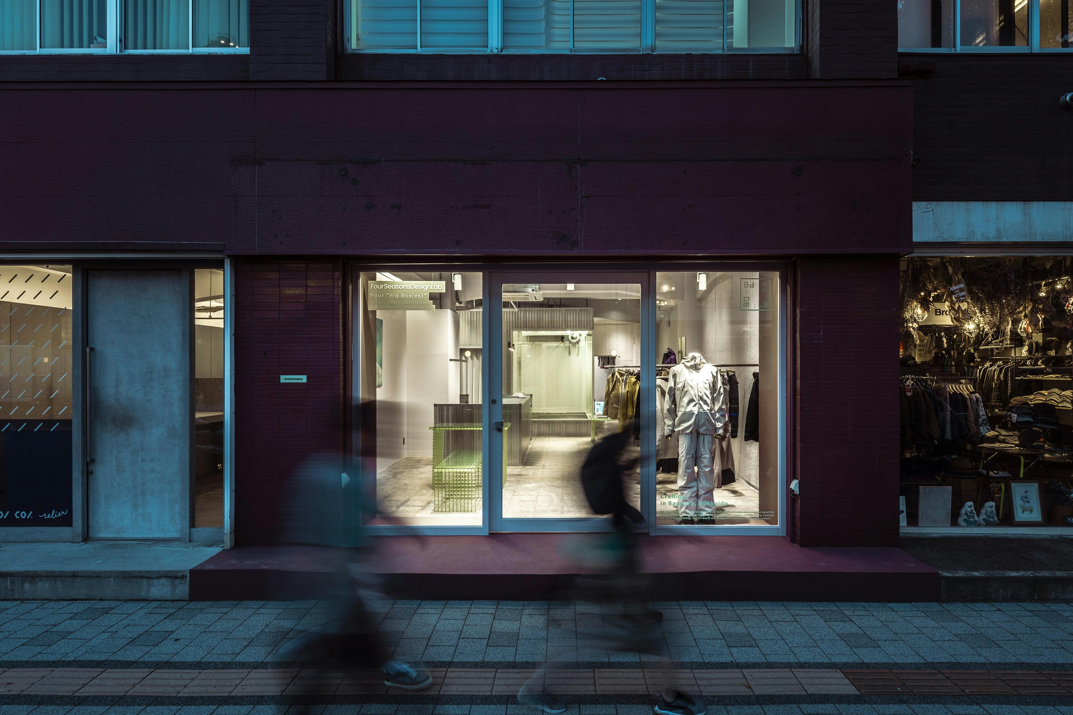 【バスセンター前駅9分】展示会•ポップアップストアや撮影用途に最適な白壁とコンクリート床のシンプルなイベントスペース