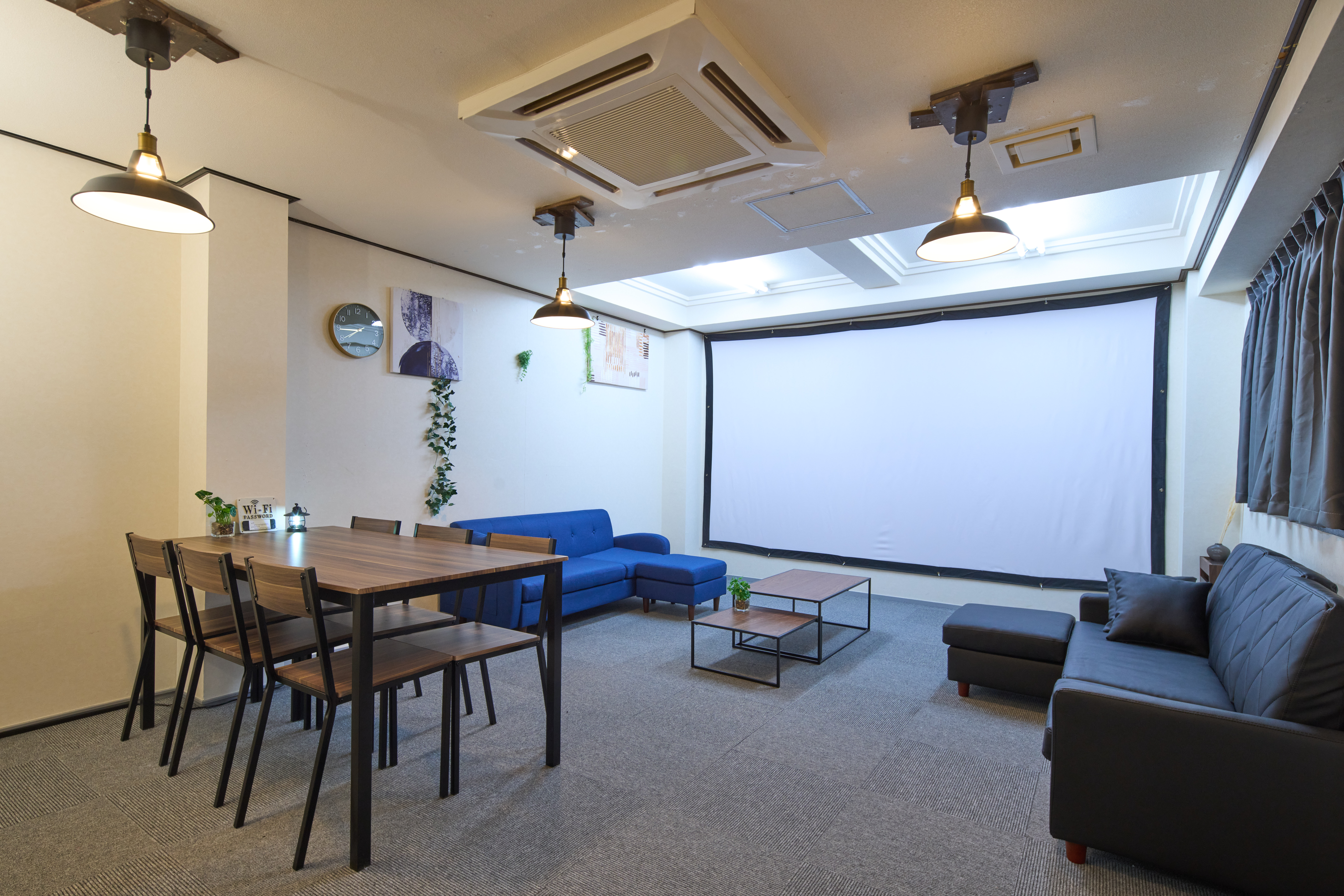 【平塚駅5分】オフ会等のプライベート利用に最適な特大スクリーン付きのレンタルスペース