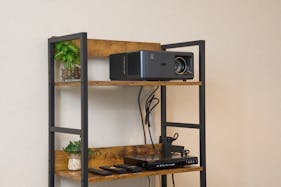 【平塚駅5分】オフ会等のプライベート利用に最適な特大スクリーン付きのレンタルスペース