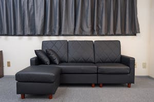 【平塚駅5分】オフ会等のプライベート利用に最適な特大スクリーン付きのレンタルスペース