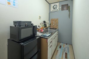 【平塚駅5分】オフ会等のプライベート利用に最適な特大スクリーン付きのレンタルスペース