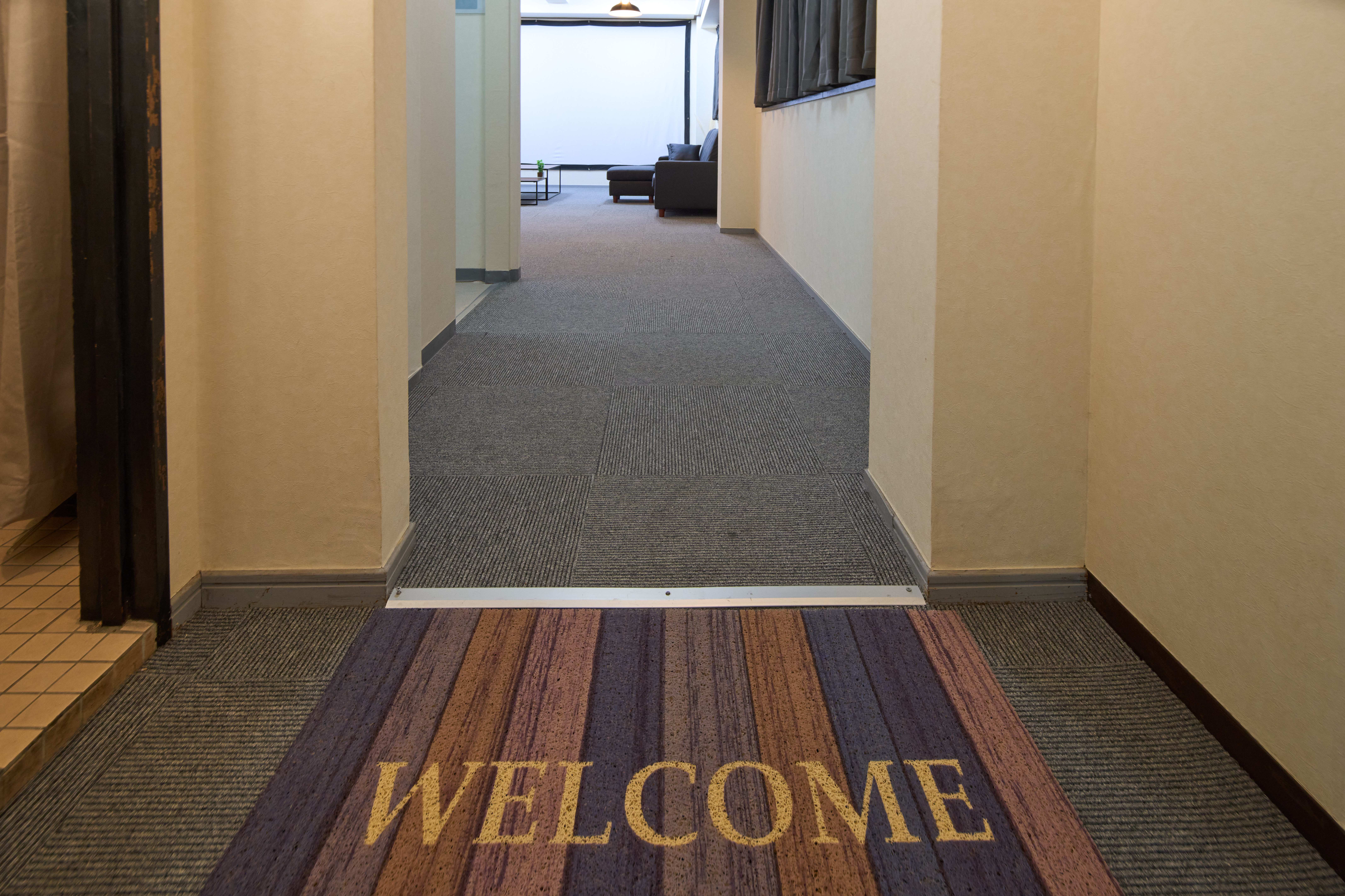 【平塚駅5分】オフ会等のプライベート利用に最適な特大スクリーン付きのレンタルスペース