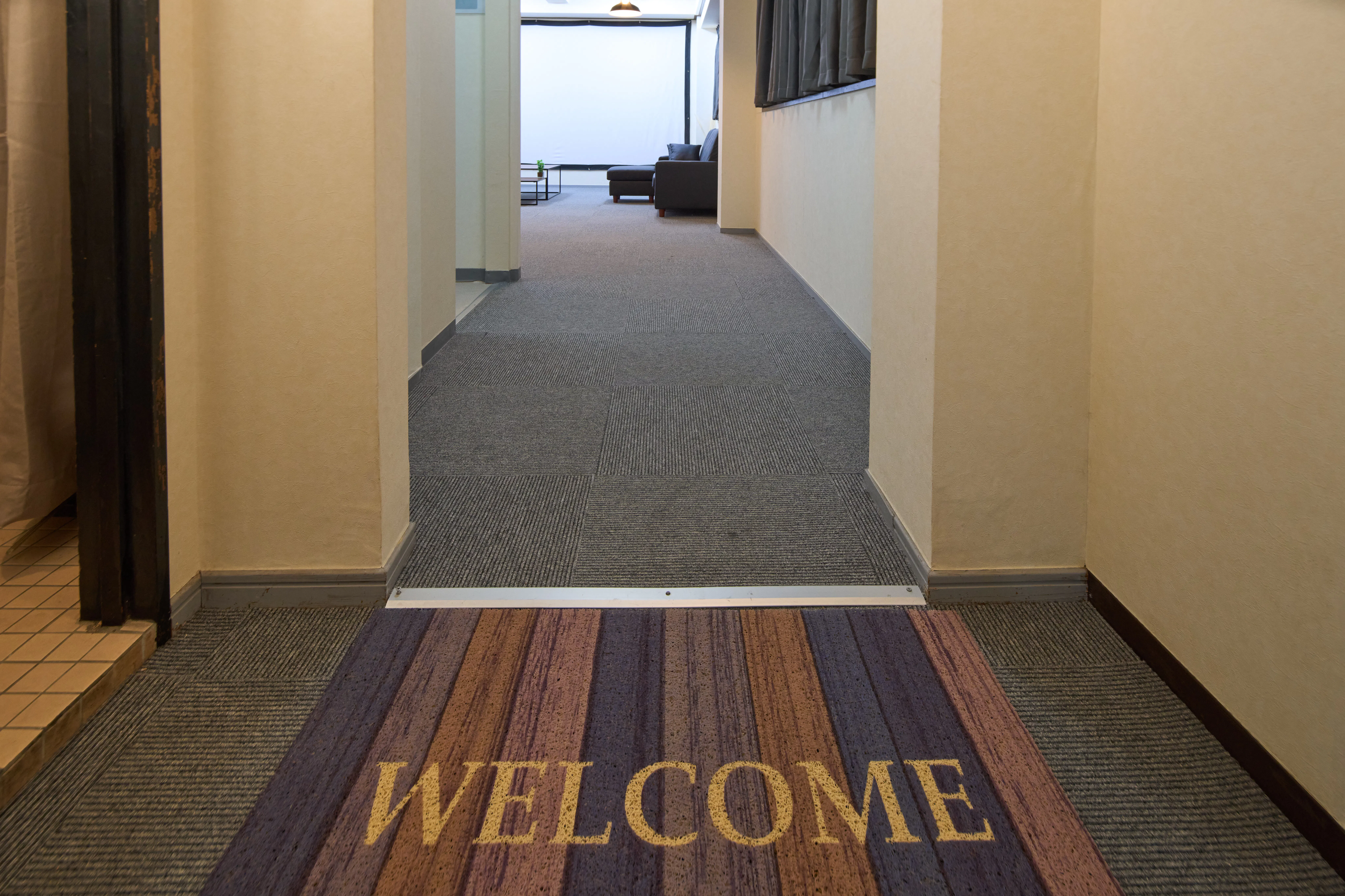 【平塚駅5分】オフ会等のプライベート利用に最適な特大スクリーン付きのレンタルスペース