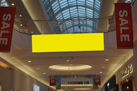 【イオンモールりんくう泉南】モール内広告 デジタルサイネージ(層間サイネージ)