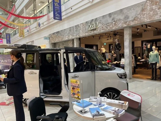 【イオンモール京都五条】1F 吹抜け(インフォメーション側)