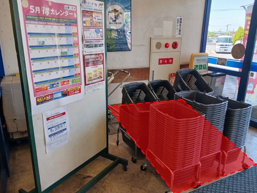 【西鉄ストア北茂安店】風除室 販促プロモーションや物販に最適なスーパー店内催事イベントスペース