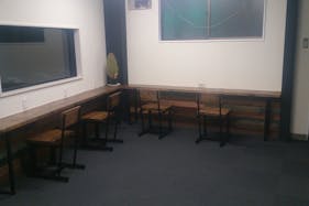 【まつぶし緑の丘公園前】キッチンカーの設置や物販、食物販イベントに最適!屋内外使い分け可能な公園利用者や周辺住民に視認いただけるイベントスペース