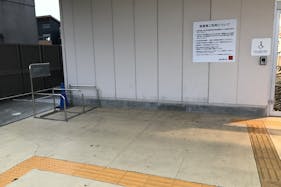 【西友 勝川店】<料金改定:お値下げしました> 1F入口横西側軒先 プロモーション用途や物販、食物販のポップアップストアに最適なスーパーの屋外催事イベントスペース