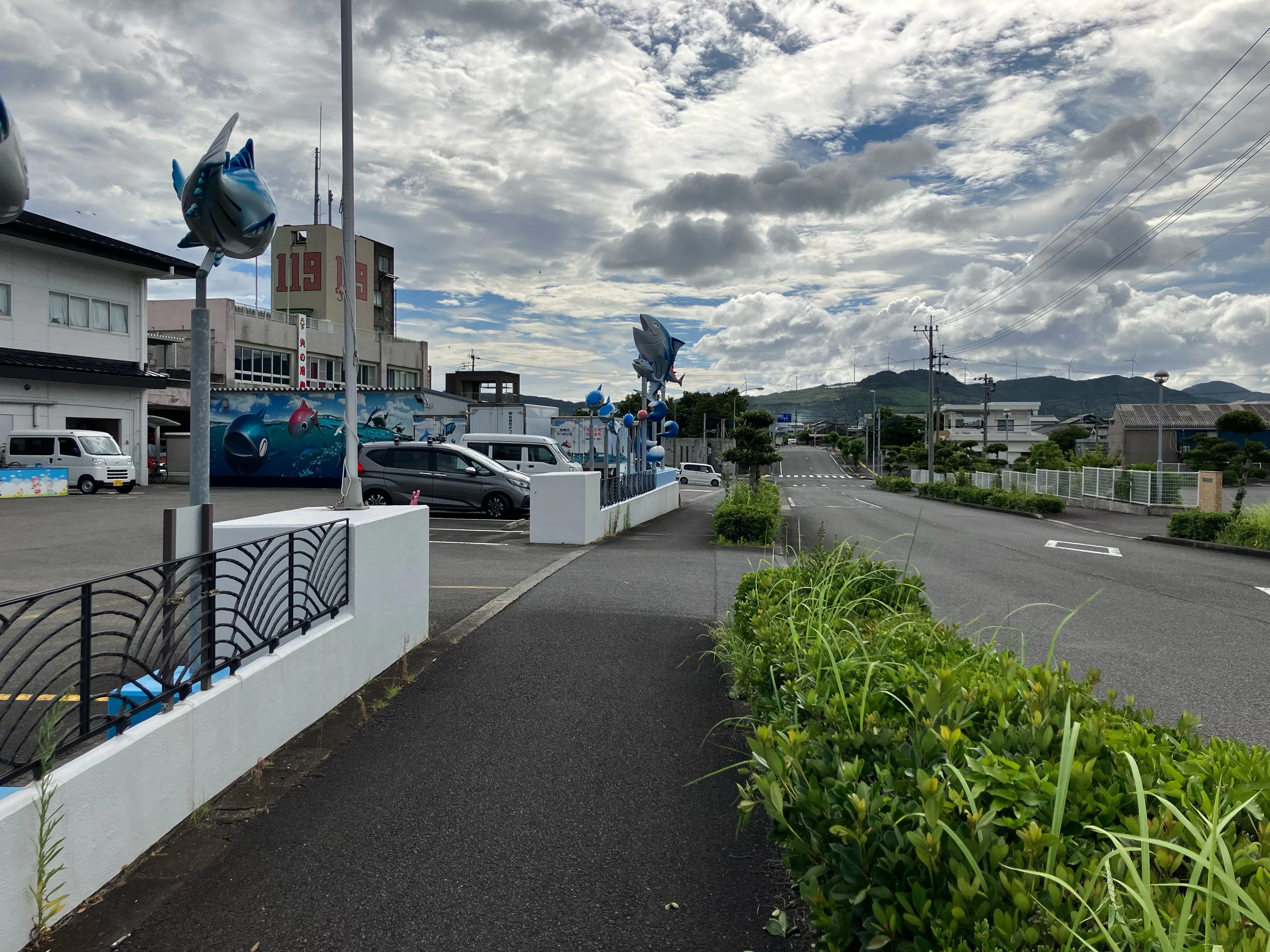 【枕崎市かつお公社】キッチンカーに最適なカツオの直売所の駐車場スペース