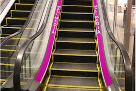 【イオンモール新利府】モール内広告 エスカレーターレーン