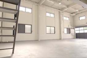 【大規模スペース】約80名収容可能!長期でのご利用でさらにお得♪