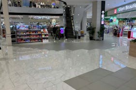 【イオンモール白山】モール内広告 床ステッカー(グラムビューティーク前)