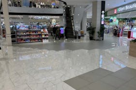 【イオンモール白山】モール内広告 床ステッカー(グラムビューティーク前)