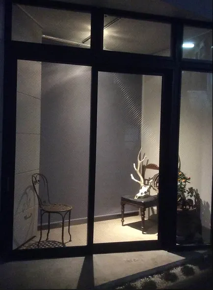 【三軒茶屋駅9分】個展やワークショップに適したカフェ併設の路面ギャラリー